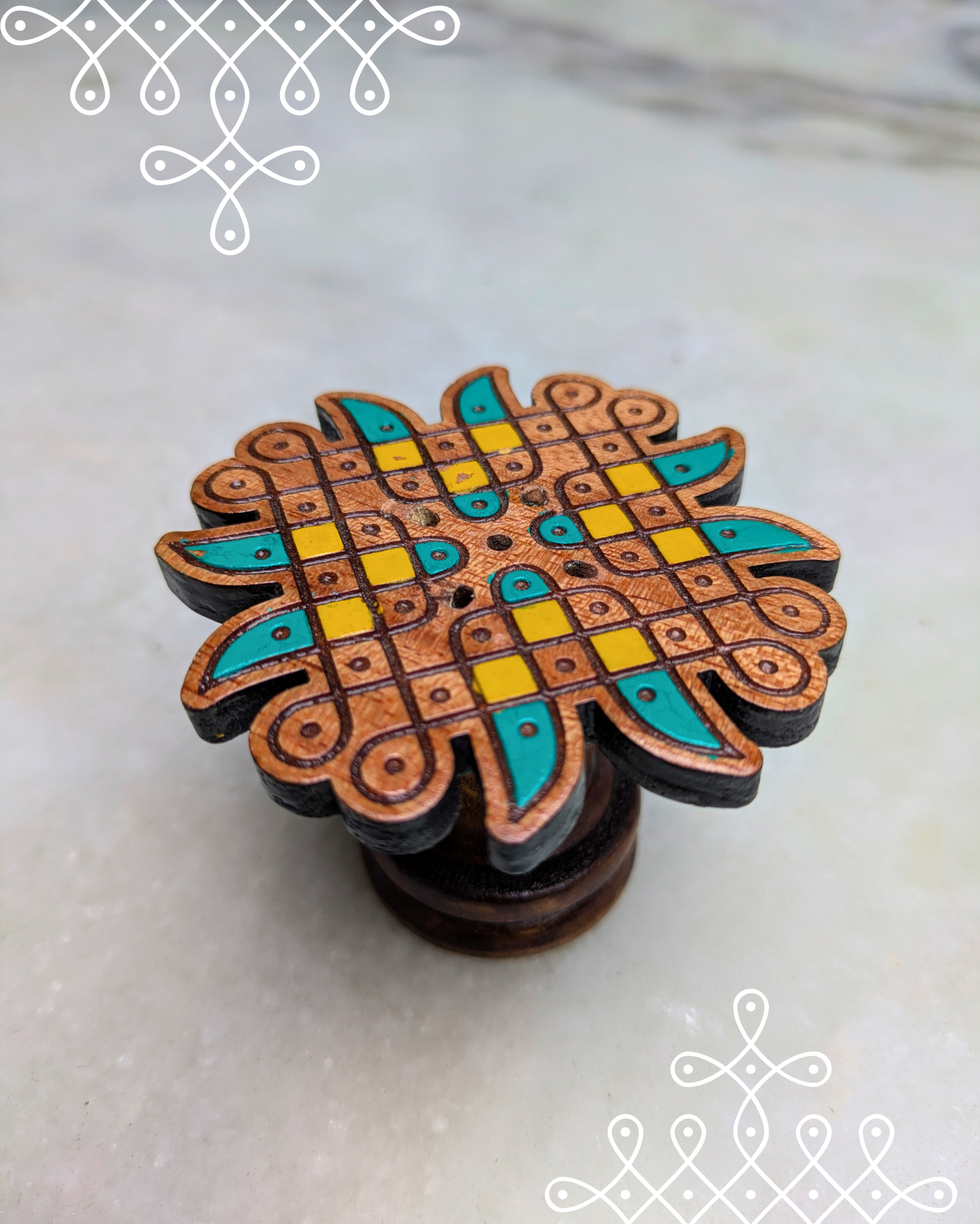 Kolam agarbatti holder (coloured)
